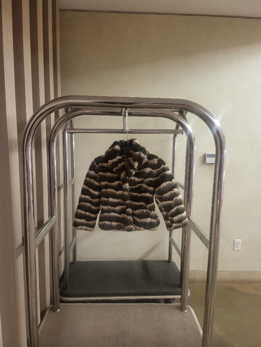 Vintage Girls Baby Phat Fur - Picture 11 of 16